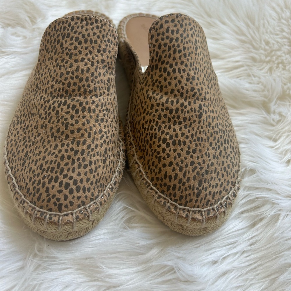 Universal Thread shoes - Picture 3 of 7